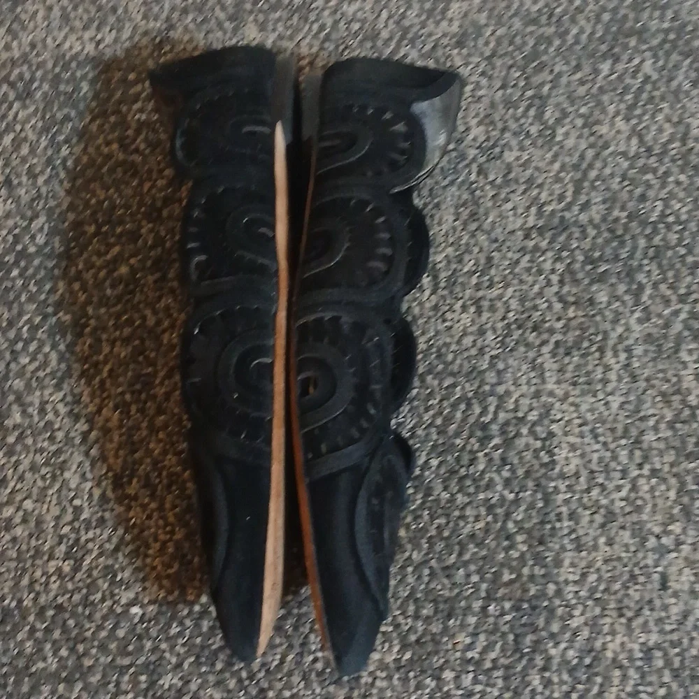 Tory Burch size 8.5 black leather suede slip on flats
